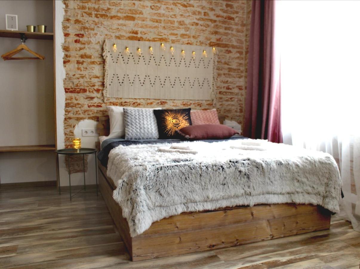 Dorosh-Home Квартира-Студія В Центрі Львова Ngoại thất bức ảnh
