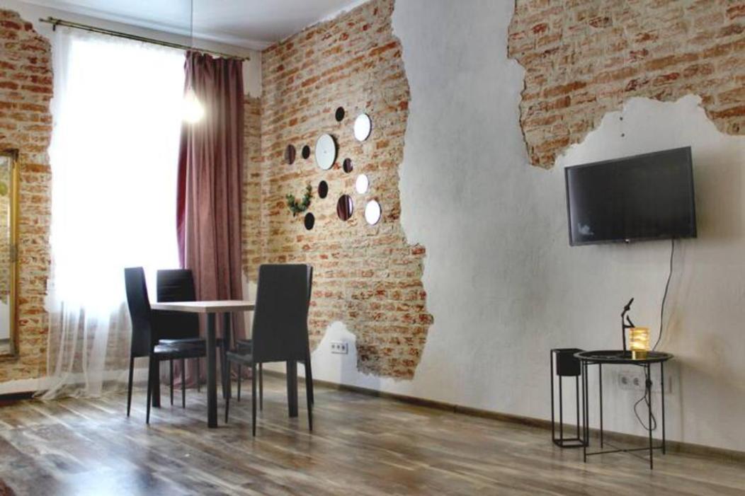 Dorosh-Home Квартира-Студія В Центрі Львова Ngoại thất bức ảnh